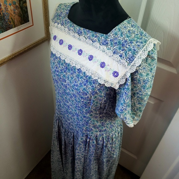 Vintage Blue Floral Print Dress sz Medium - Picture 1 of 6